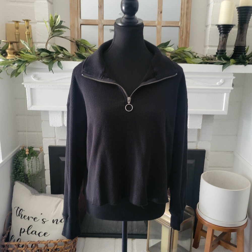 Hollister Black Waffle Knit Crop Quarter-Zip Long Sleeve Top Size Medium